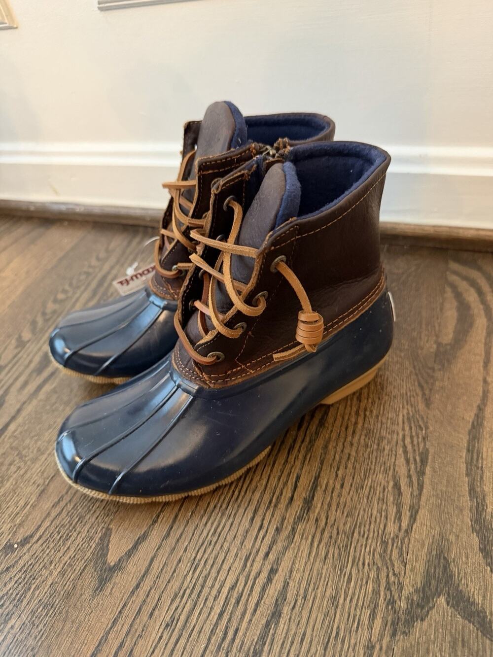Sperry Women's Saltwater Duck Boot, Tan/Navy, Size 5 US NWT